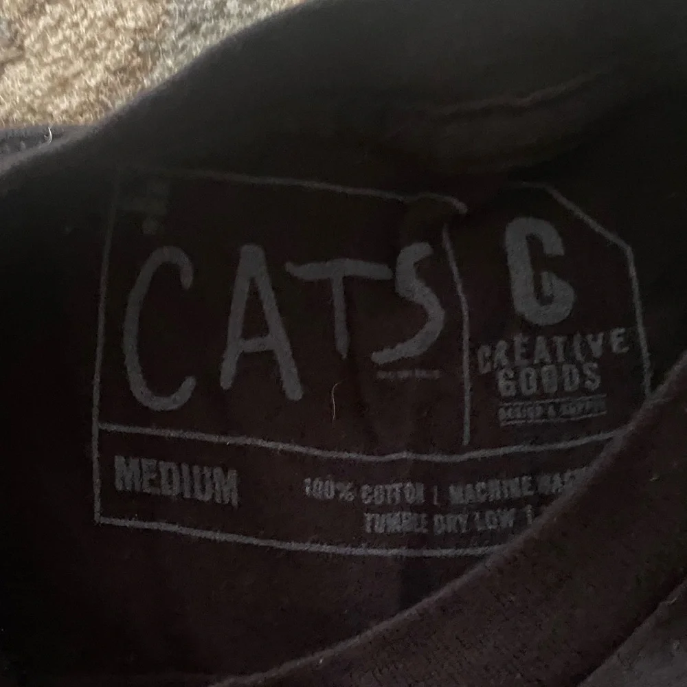 1981 Black 'Cats' Cat Eyes Graphic T-Shirt - $30 M
